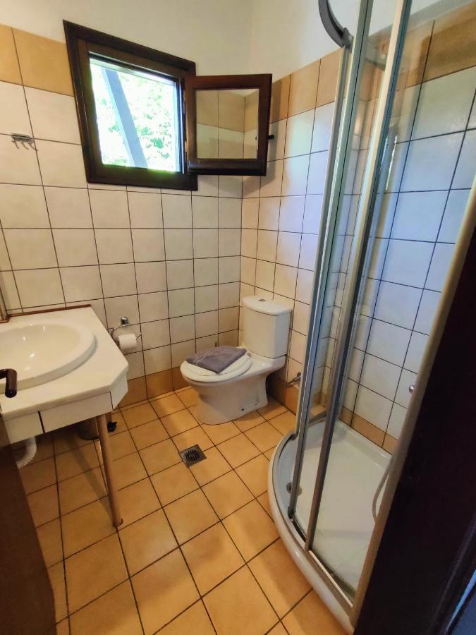 Áyios Dhimítrios Hotel Vrionis מראה חיצוני תמונה